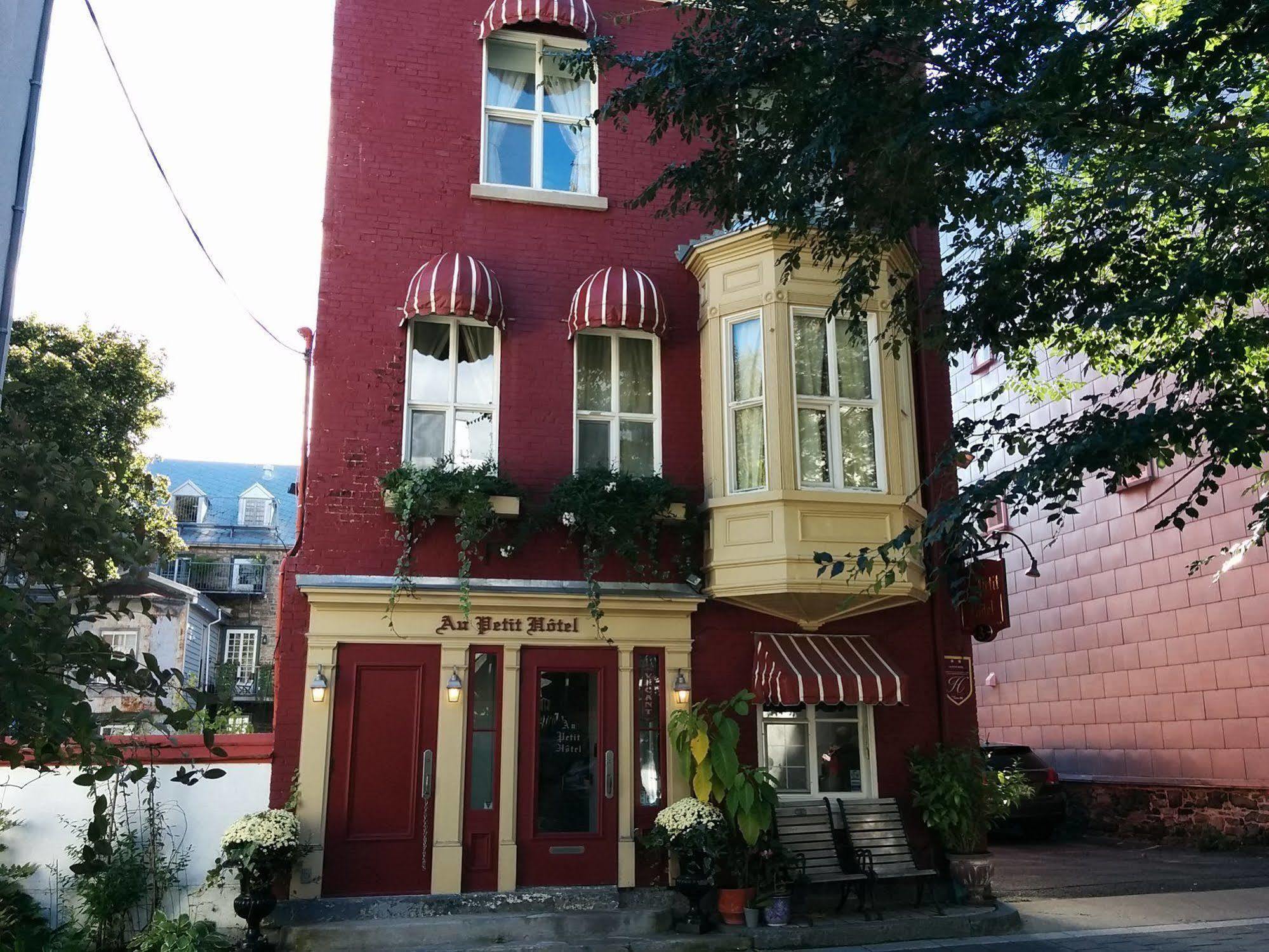 Au Petit Hotel Квебек Экстерьер фото