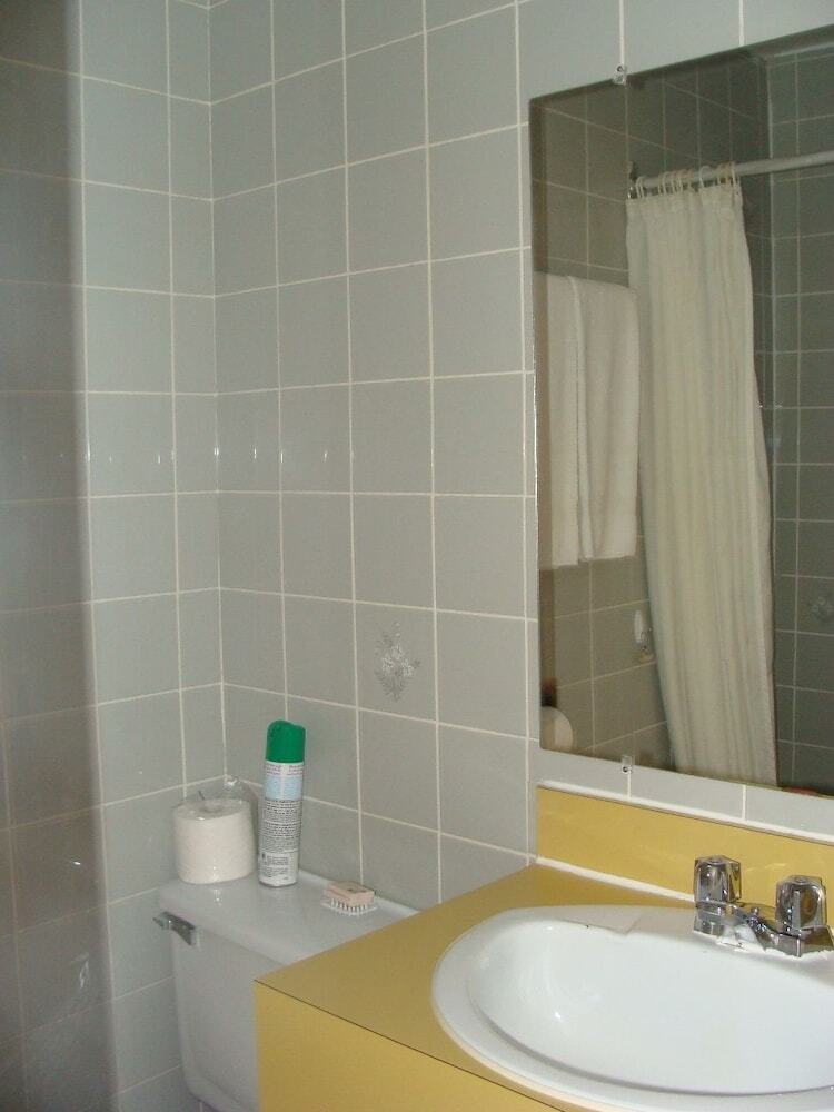 Au Petit Hotel Квебек Экстерьер фото
